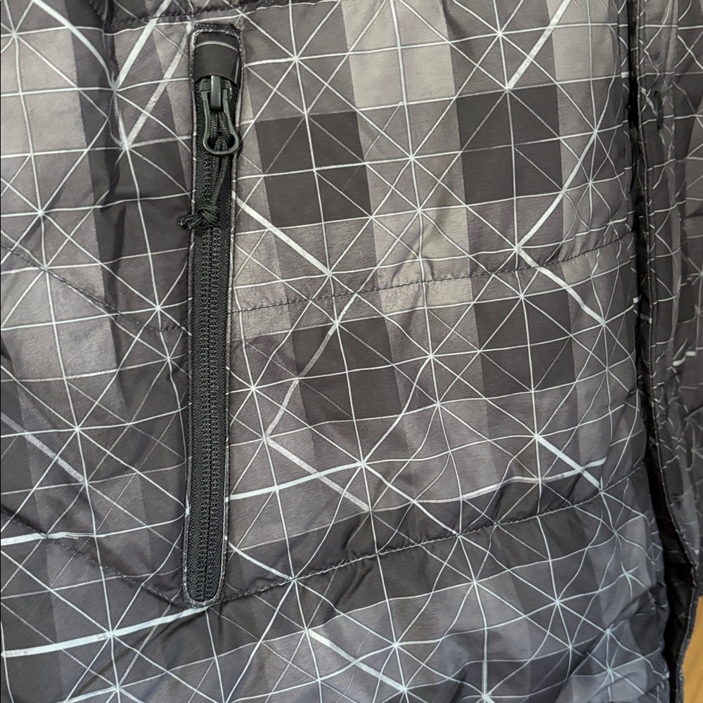 The North Face Men's Black and grey large jacket snaps pockets light weight - Picture 5 of 7